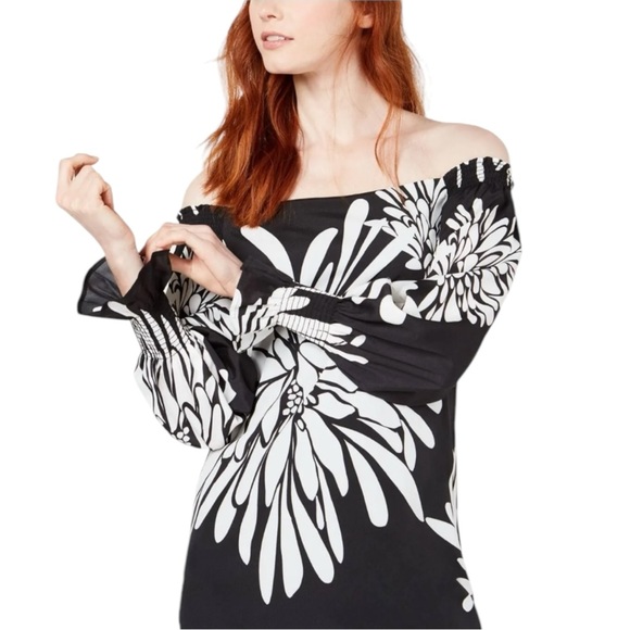 NEW Trina Turk Blue & White Floral Off The Shoulder Smocked Shift Dress Medium - Picture 11 of 12